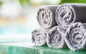 Clean towels for cleaning a mattress without a vacuum